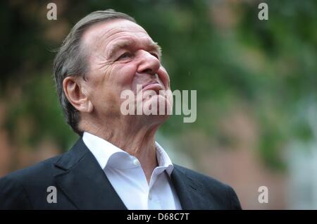 L'ancien chancelier allemand Gerhard Schroeder assiste à la fête d'été du SPD de Basse-Saxe à Hanovre, Allemagne, 10 juillet 2012. Photo : Julian Stratenschulte Banque D'Images