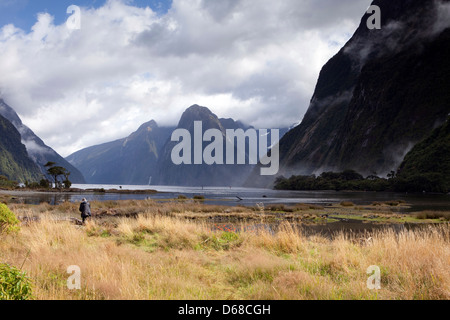 Une vue de Milford Sound dans l'île du sud de la Nouvelle-Zélande Banque D'Images