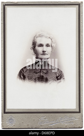 Victorian woman cartes de visite studio portrait vers 1895 par les photographes Williams & Williams, de Newport Banque D'Images