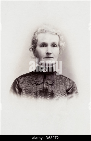 Victorian woman portrait vers 1895 par les photographes Williams & Williams, de Newport Banque D'Images