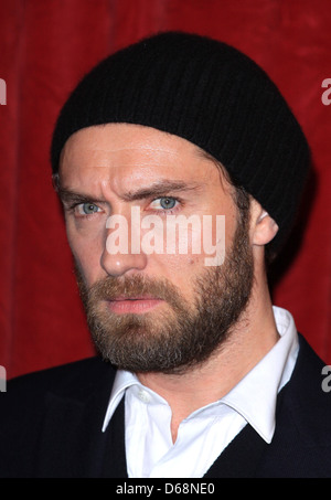 Jude Law Sherlock Holmes : un jeu de l'ombre' premiere arrivées - Londres, Angleterre - 08.12.11 Banque D'Images