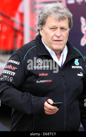 Le directeur de Motorsport Mercedes AMG, l'allemand Norbert Haug, vu au cours de la troisième session d'essais au champ de courses d'Hockenheim à Hockenheim, Allemagne, 21 juillet 2012. Le Grand Prix de Formule 1 d'Allemagne aura lieu le 22 juillet 2012. Photo : Jens Buettner dpa Banque D'Images