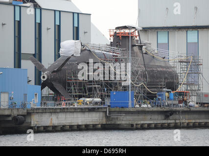 Vue d'un sous-marin dans les locaux du chantier naval Howaldtswerke-Deutsche Werft (HDW) de Kiel, Allemagne, 30 juillet 2012. Photo : Angelika Warmuth Banque D'Images