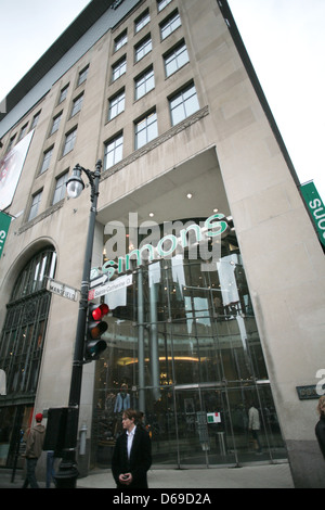 La Maison Simons est un détaillant de mode dans la province de Québec. Banque D'Images