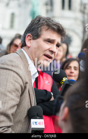 Ministre français de renouveau industriel, Arnaud Montebourg prend en charge le rendu en France Banque D'Images