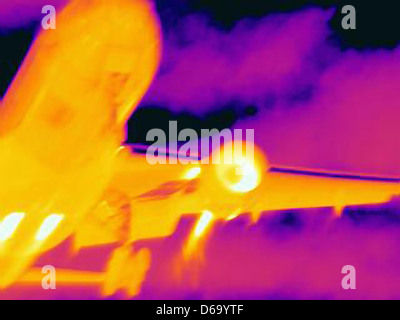 Image thermique d'avion avec sky Banque D'Images