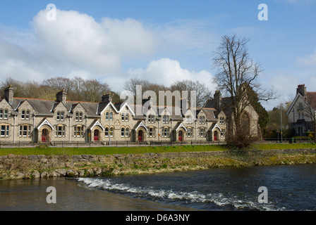 Sleddall Aynam Hospices, sur route, Kendal, et rivière Kent, Cumbria, Angleterre, Royaume-Uni Banque D'Images