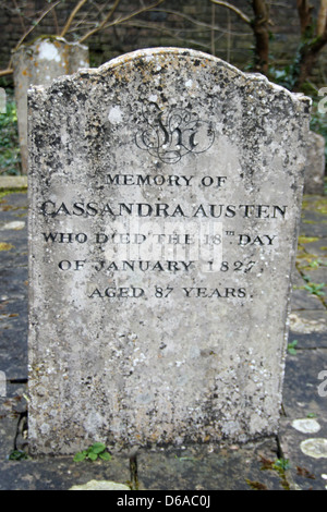 La tombe de Cassandra Austen (1739-1827) qui était la mère de la romancière et scénariste Jane Austin. Banque D'Images