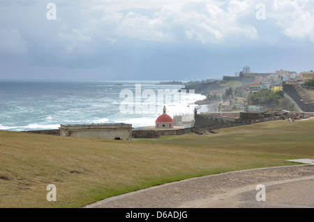 Santa María Magdalena de Pazzis Cemetery & El Morro, Site Historique National de San Juan, San Juan, Puerto Rico Banque D'Images