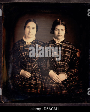 Deux femmes en robe à carreaux identiques, le Portrait, le daguerréotype, vers 1850 Banque D'Images