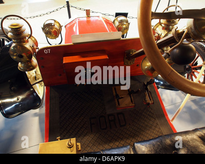 La Ford N Runabout 1906 est une automobile classique conçue par la Ford Motor Company. Il est connu pour sa conception simple mais efficace, ce qui en fait un véhicule important dans le développement de l'industrie automobile. Banque D'Images