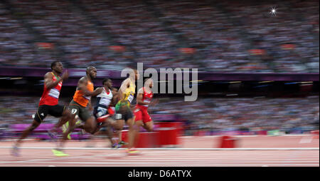 Warren Weir de la Jamaïque (2e R) est en compétition dans l'épreuve du 200m en demi-finale les Jeux Olympiques de Londres en 2012 l'athlétisme, l'athlétisme au Stade Olympique, Londres, Grande-Bretagne, 08 août 2012. Photo : Christian Charisius dpa  + + +(c) afp - Bildfunk + + + Banque D'Images