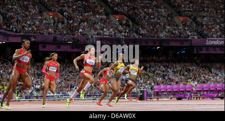 Carmelita Jeter des États-Unis (L-R), Sanya Richards-Ross des USA, Allyson Felix des USA, Semoy Hackett de Trinité-et-Tobago, Veronica Campbell-Brown Shelly-Ann Fraser-Pryce de Jamaïque et de la Jamaïque est en concurrence dans la Women's 200m au final les Jeux Olympiques de Londres en 2012 l'athlétisme, l'athlétisme au Stade Olympique, Londres, Grande-Bretagne, 08 août 2012. Photo : Christian Ch Banque D'Images