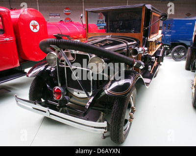 Le camion Ford 188 A pompier 1929 est un véhicule vintage doté d'un design distinctif, utilisé par les pompiers à la fin des années 1920 Banque D'Images