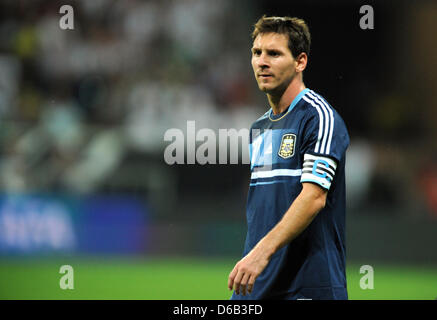 L'Argentine Lionel Messi est vu pendant le match de football entre l'Allemagne et l'Argentine à la Commerzbank-Arena à Francfort/Main, Allemagne, 15 août 2012. Photo : Arne Dedert Banque D'Images