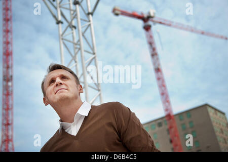 Investisseur et manager de HGHI (High Gain House Investments) Harald Huth se tient pendant la symbolique de la pose de la première pierre du centre commercial à la Leipziger Platz n° 12 sur la terre Werthheim à Berlin, Allemagne, 17 août 2012. La troisième plus grande de Berlin centre commercial avec 152 000 pieds carrés et 200 logements seront construits d'ici la fin de 2014. Photo : ROBERT SCHLEISINGER Banque D'Images