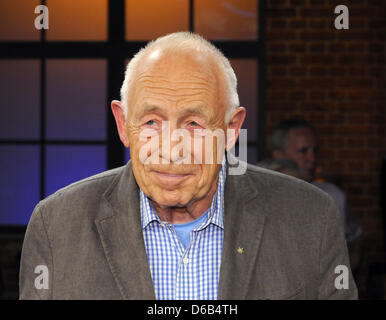 Politicien CDU Heiner Geissler est invité dans l'émission de télévision 'Koelner Treff', à Cologne, Allemagne, 17 août 2012. Photo : Horst Galuschka Banque D'Images