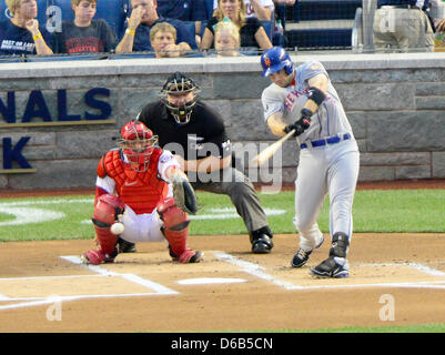 Mets de New York de troisième but David Wright (5) des célibataires en première manche contre les Nationals de Washington au Championnat National Park de Washington, D.C. Le vendredi, 17 août 2012..Credit : Ron Sachs / CNP.(RESTRICTION : NO New York ou le New Jersey Journaux ou journaux dans un rayon de 75 km de la ville de New York) Banque D'Images