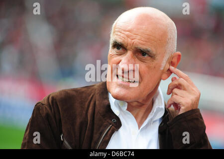 Le Président Martin d'Hanovre le genre vu au cours de la Bundesliga match de foot entre Hanovre et 96 Schalke 04 à l'AWD-Arena à Hanovre, Allemagne, 26 août 2012. Photo : Revierfoto Banque D'Images