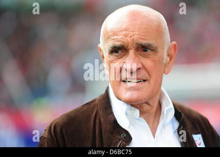 Le Président Martin d'Hanovre le genre vu au cours de la Bundesliga match de foot entre Hanovre et 96 Schalke 04 à l'AWD-Arena à Hanovre, Allemagne, 26 août 2012. Photo : Revierfoto Banque D'Images