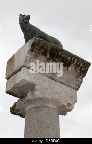 Le loup de Romulus et Remus,Aquilée ensemble monumental,Friuli,Italie Banque D'Images