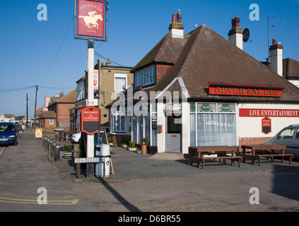 Never Say Die pub à Jaywick, Essex, Angleterre Banque D'Images