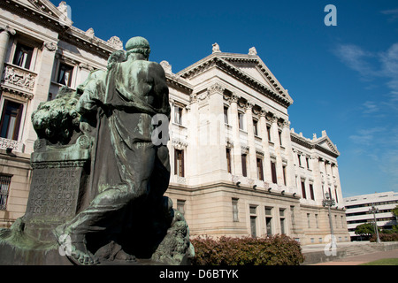 L'Uruguay, Montevideo. Palais législatif historique, siège de Parlement uruguayen. Banque D'Images