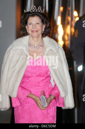 La Reine Silvia de Suède Danemark, copenhague - le 14 janvier : la reine Margrethe du Danemark, sa famille et invités royaux assiste à un gala à la salle de Concert de la Danish Broadcasting Corporation à l'occasion du 40ème jubilé de la Reine Margrethe. Photo : PRE-Albert Nieboer Pays-bas OUT Banque D'Images