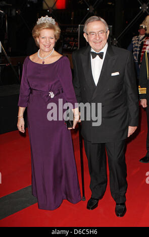 L'ancien roi Constantin II de Grèce, son épouse Anne-Marie de Danemark assiste au gala à l'occasion du 40ème jubilé de la reine Margrethe, dans le Royal Concert Hall de Copenhague, Danemark, 14 janvier 2012. Photo : Patrick van Katwijk Pays-bas / OUT Banque D'Images