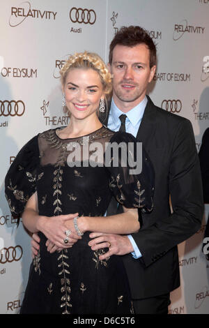 Jaime King actrice US et son mari, directeur Kyle Newman, assister à l'Art de l'Elysium's 5th annual gala le ciel à l'historique Union Station à Los Angeles, USA, 14 janvier 2012. Photo : Hubert Boesl Banque D'Images