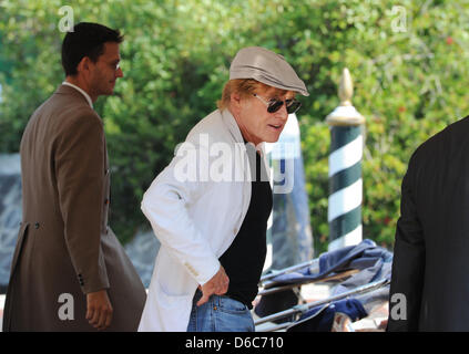 L'acteur et réalisateur américain Robert Redford arrive à l'hôtel Excelsior pour conférence de presse pendant le 69ème Festival du Film de Venise à Venise, Italie, 06 septembre 2012. Photo : Jens Kalaene Banque D'Images
