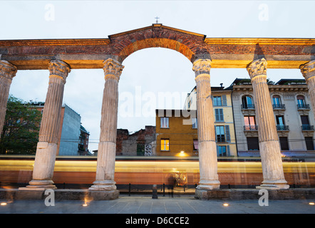 L'Europe, Italie, Lombardie, Milan, Piazza San Lorenzo Banque D'Images