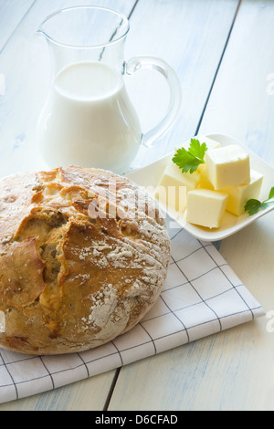Du pain, du lait et du beurre en pot de verre Banque D'Images