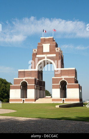 Le Mémorial de Thiepval, le mémorial aux disparus de la Somme, France. Conçu par Sir Edwin Lutyens. Banque D'Images
