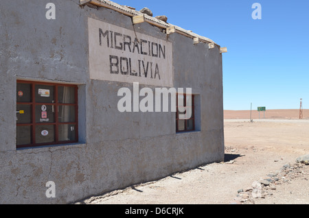 L'immigration bolivienne s'appuyant sur la frontière Chili/Bolivie Banque D'Images