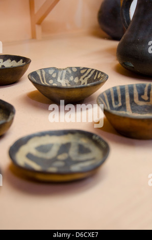 Le Brésil, l'Amazonie, Manaus, Musée indien. Poteries indiennes autochtones traditionnels. Banque D'Images