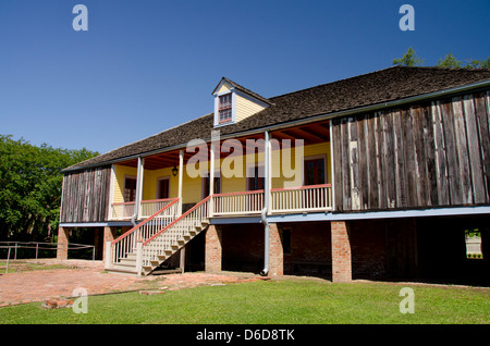 Louisiane, Nouvelle Orléans, Vacherie. 'Laura' Antebellum plantation créole historique. Galerie arrière. Banque D'Images