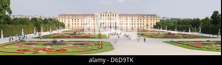 Schloss Schönbrunn et Grand Parterre, Vienne, Autriche Banque D'Images