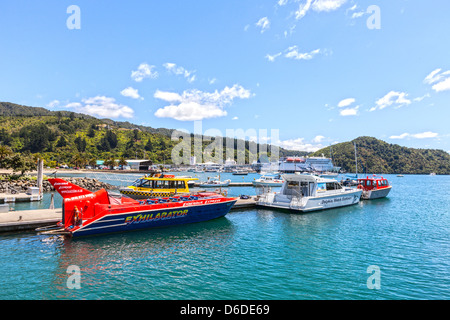 Le port de Picton, principale ville de la Marlborough Sounds en Nouvelle-Zélande, et la borne pour le détroit de Cook ferries. Banque D'Images