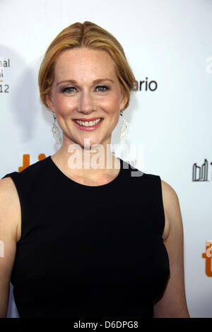 L'actrice Laura Linney nous arrive à la première du film 'Hyde Park' Hudson au cours de la 37e assemblée annuelle du Toronto International Film Festival de Toronto, Canada, 10 septembre 2012. Le festival se déroule jusqu'au 16 septembre 2012. Photo : Hubert Boesl Banque D'Images