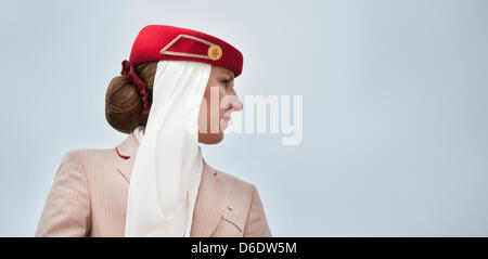 Une hôtesse de la compagnie aérienne 'Unis' est représenté au cours de l'Air Show de Berlin (ILA) a tenu à l'aéroport Schönefeld à Berlin, Allemagne, 11 septembre 2012. Photo : Robert Schlesinger Banque D'Images