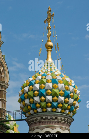 Sur le dôme de l'Église de sang déversé, Saint-Pétersbourg, Russie Banque D'Images