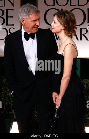 Acteurs américains Harrison Ford et Calista Flockhart assister à la 69e assemblée annuelle Golden Globe Awards présenté par la Hollywood Foreign Press Association (dans l'hôtel Beverly Hilton à Los Angeles, USA, le 15 janvier 2012. Photo : Hubert Boesl Banque D'Images