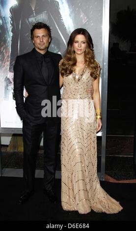 L'actrice britannique Kate Beckinsale et son mari, Len Wiseman Directeur nous assister à la première du film "Underworld : Awakening" au Grauman's Chinese Theatre de Los Angeles, USA, 19 janvier 2012. Photo : Hubert Boesl Banque D'Images