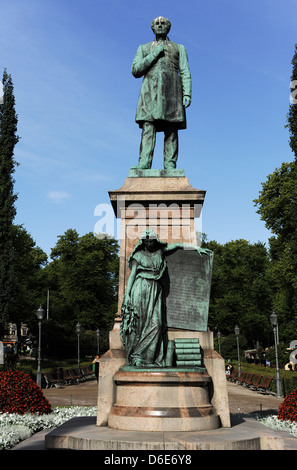 La Finlande. Helsinki. Monument de la poète finlandais Johan Ludvig Runeberg (1804-1877) par son fils Walter Runeberg (1838-1920). Banque D'Images