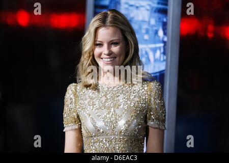 L'actrice Elizabeth Banks nous assiste à la première du film "l'homme sur une corniche" au Grauman's Chinese Theatre à Los Angeles, USA, 24 janvier 2012. Photo : Hubert Boesl Banque D'Images
