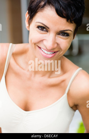 Cape Verdean woman smiling Banque D'Images