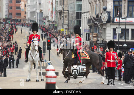 Londres, Royaume-Uni. Mercredi, 17 avril 2013. Chevaux et corbillard à Ludgate Hill Funérailles de la baronne Margaret Thatcher à Ludgate Hill, Londres, Royaume-Uni. Photo : Nick Savage/Alamy Live News Banque D'Images