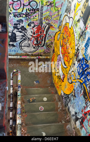 Escalier om Graffiti à Berlin, Allemagne Banque D'Images