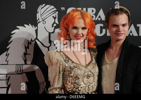 Bonnie modèle et étrange copain Wilson Gonzales Ochsenknecht assister à des festivités pour le 150e anniversaire de la marque d'alcool Bacardi et à Umspannwerk à Berlin, Allemagne, 28 janvier 2012. Photo : Soeren Stache Banque D'Images